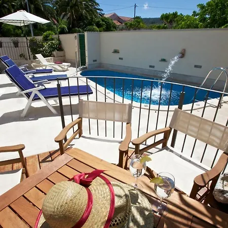Serena Villa *