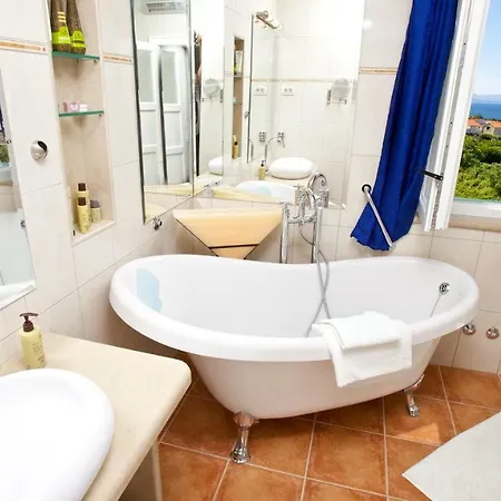 Serena Supetar
